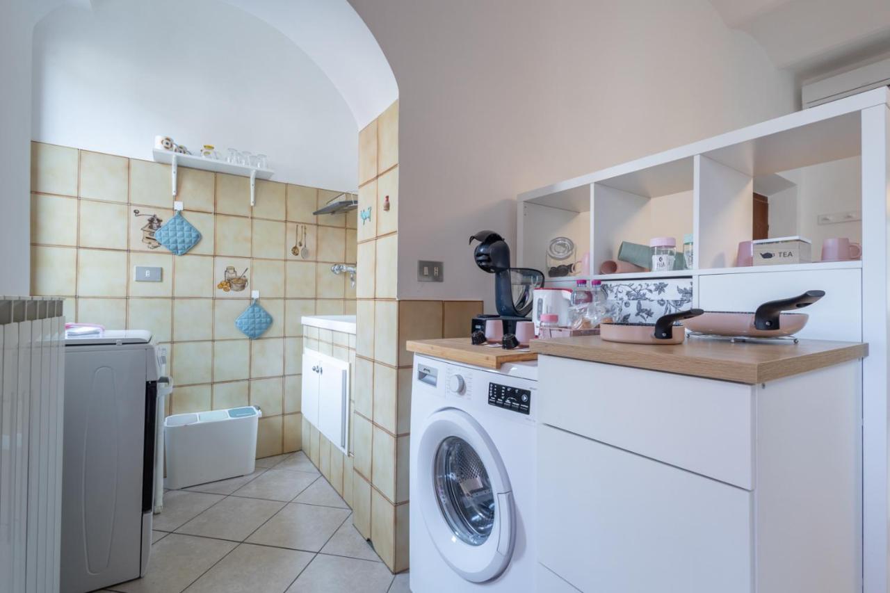La Verde Rosa - Casa Vacanze A Due Passi Dal Lago Marta Exteriör bild
